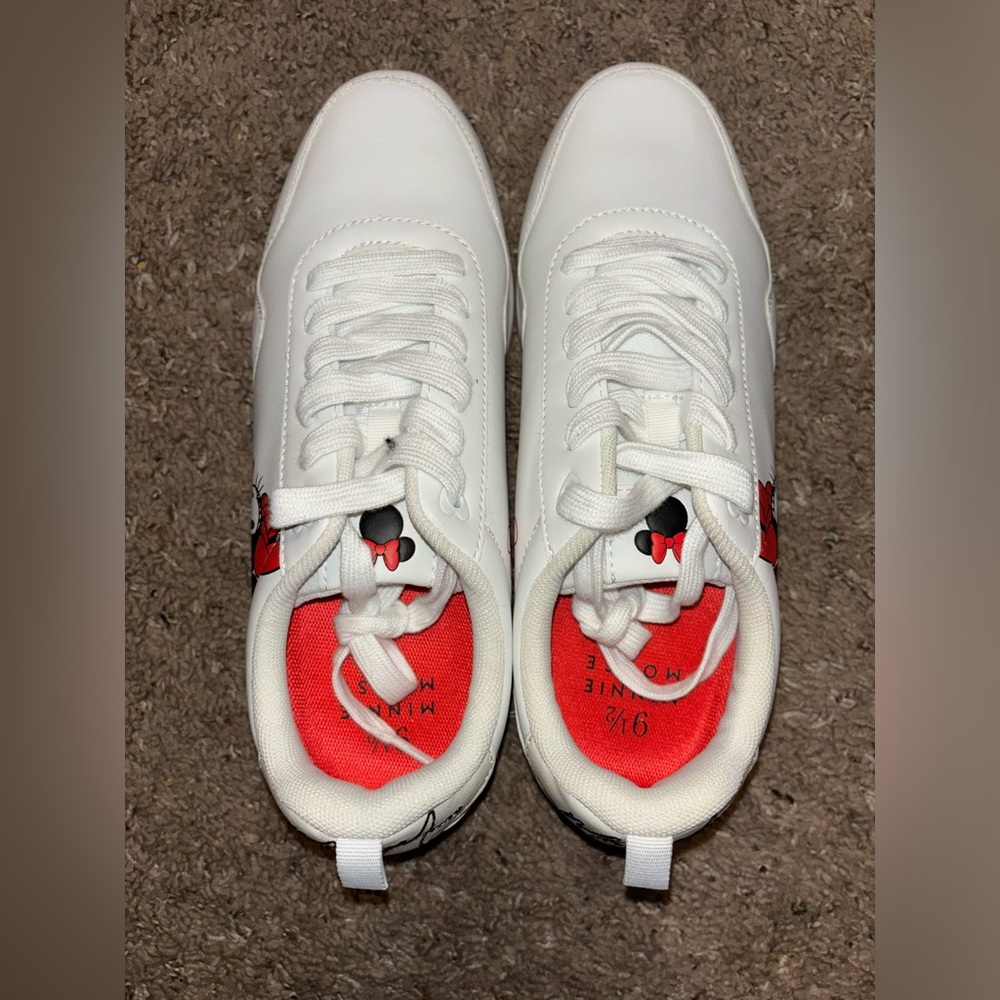 Minnie Mouse shoes